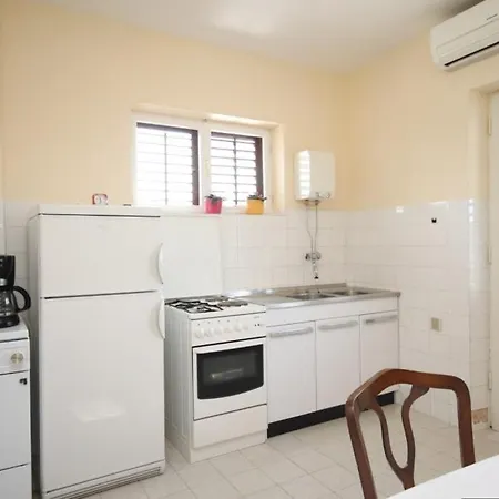 With A Parking Space Guduce, - 8492 Appartement